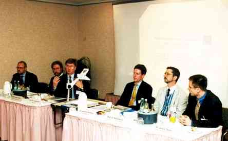 Pressekonferenz 1998.jpg (10758 Byte)